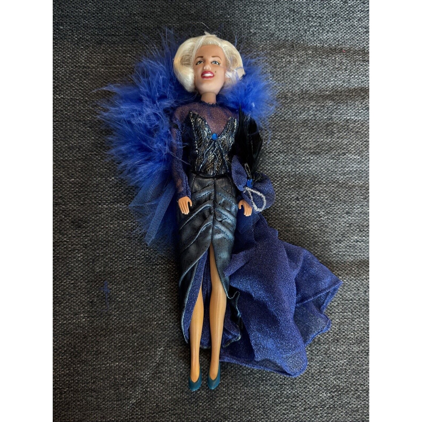 Cool 1994 Marilyn Monroe Showgirl Girl Barbie Friend Doll 11 1/2" Tall