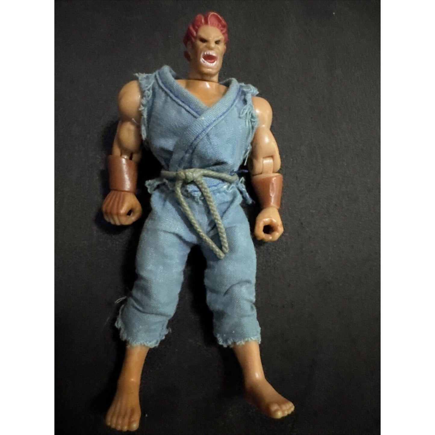 Rare Toy Biz Capcom Marvel X-Men vs Street Fighter Akuma 1998 w/ Robe